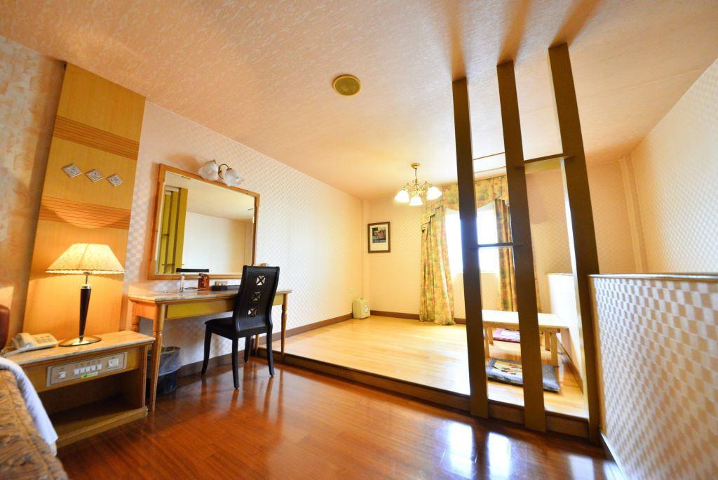 Paiwei Motel Тайнань Екстер'єр фото